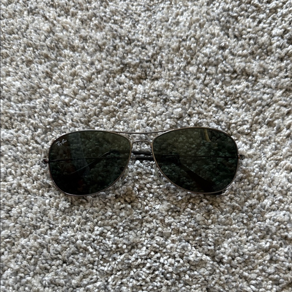 Ray-Ban Aviator Sunglasses with Black Lenses